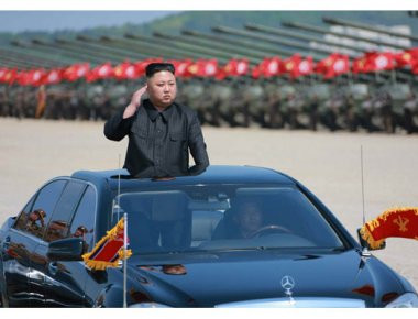 Εικόνες από τον εορτασμό για τα 85 χρόνια από την ίδρυση του στρατού της Β. Κορέας